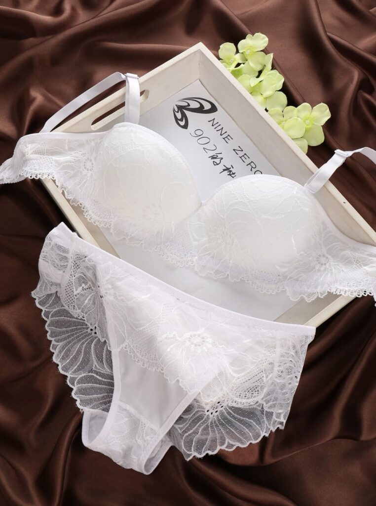 Lingerie for Bride: The Perfect Foundation for Confidence and Elegance